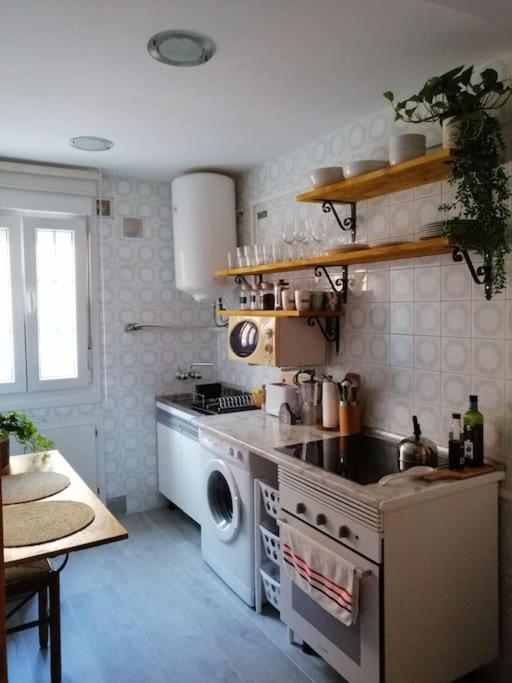 Apartamento Piso Completo Cerca De Estacion Bus, Tren Y Ferrys Santander Exterior foto