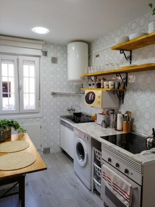 Apartamento Piso Completo Cerca De Estacion Bus, Tren Y Ferrys Santander Exterior foto