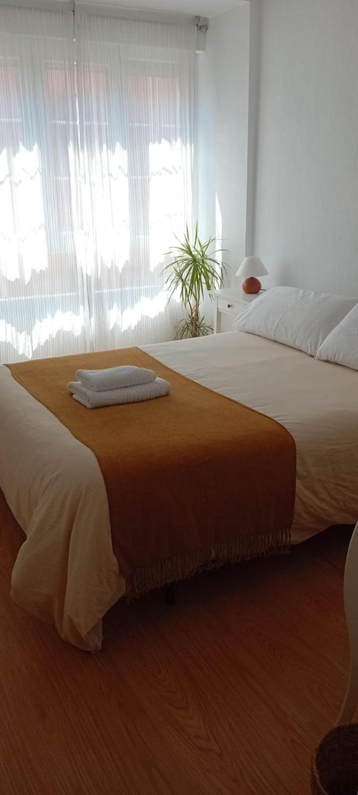 Apartamento Piso Completo Cerca De Estacion Bus, Tren Y Ferrys Santander Exterior foto