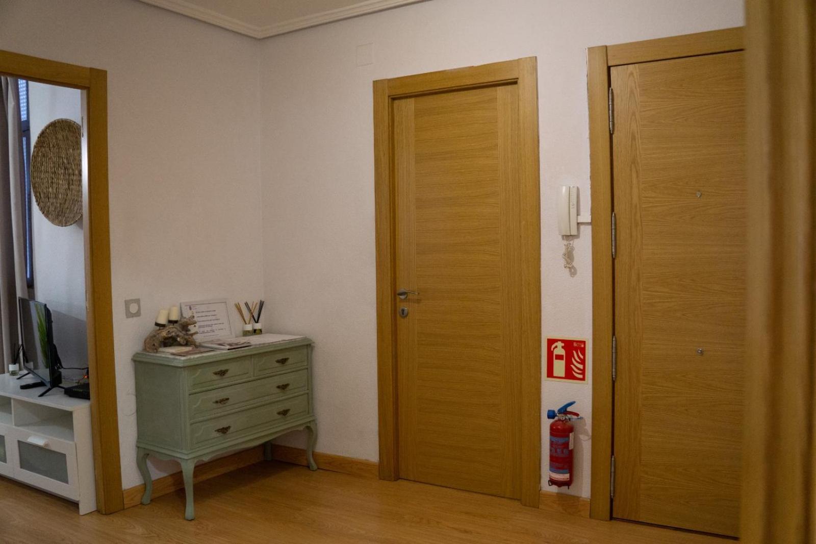 Apartamento Piso Completo Cerca De Estacion Bus, Tren Y Ferrys Santander Exterior foto